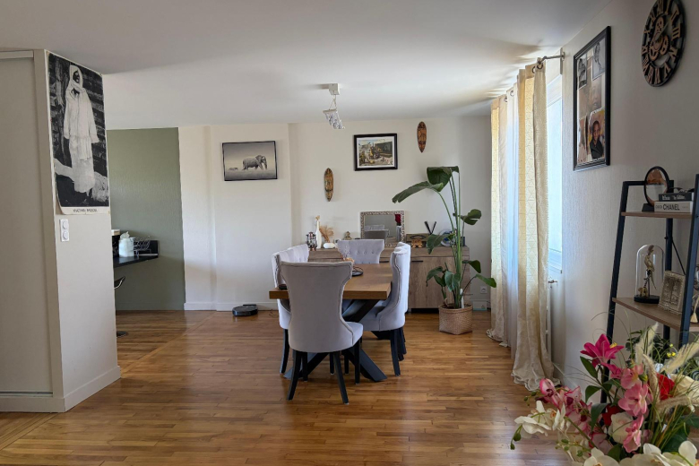 Maison T6 en location à ST JACQUES DE LA LANDE (GES05680001-610) - Photo 9